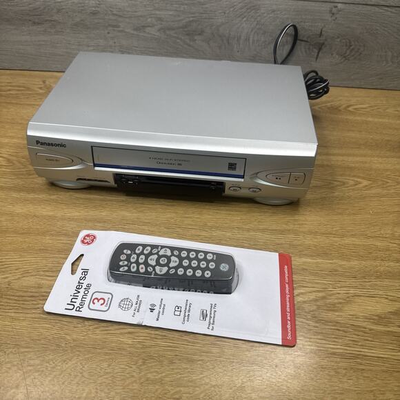 Panasonic VCR Omnivision 4-Head Blue Line VHS Player PV-V4524S W/ Remote - Picture 1 of 9